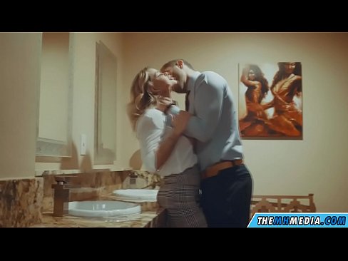 ❤️ Kad krūtiska blondīne pavedina tevi publiskā tualetē ❤ Porno pie lv.com-fullporner.ru ❌️❤